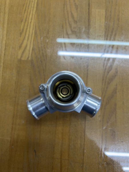 画像2: サーモスタットハウジング (2)